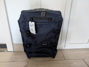 EASTPAK TRANVERZ S Koffer ausgepackt