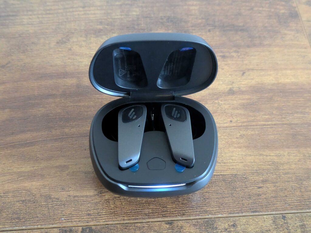 Edifier NeoBuds Planar In-Ear-Kopfhörer im Ladecase