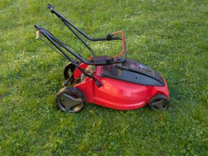 Einhell GC-EM 1742 Elektro-Rasenmäher zusammengeklappt ohne Korb