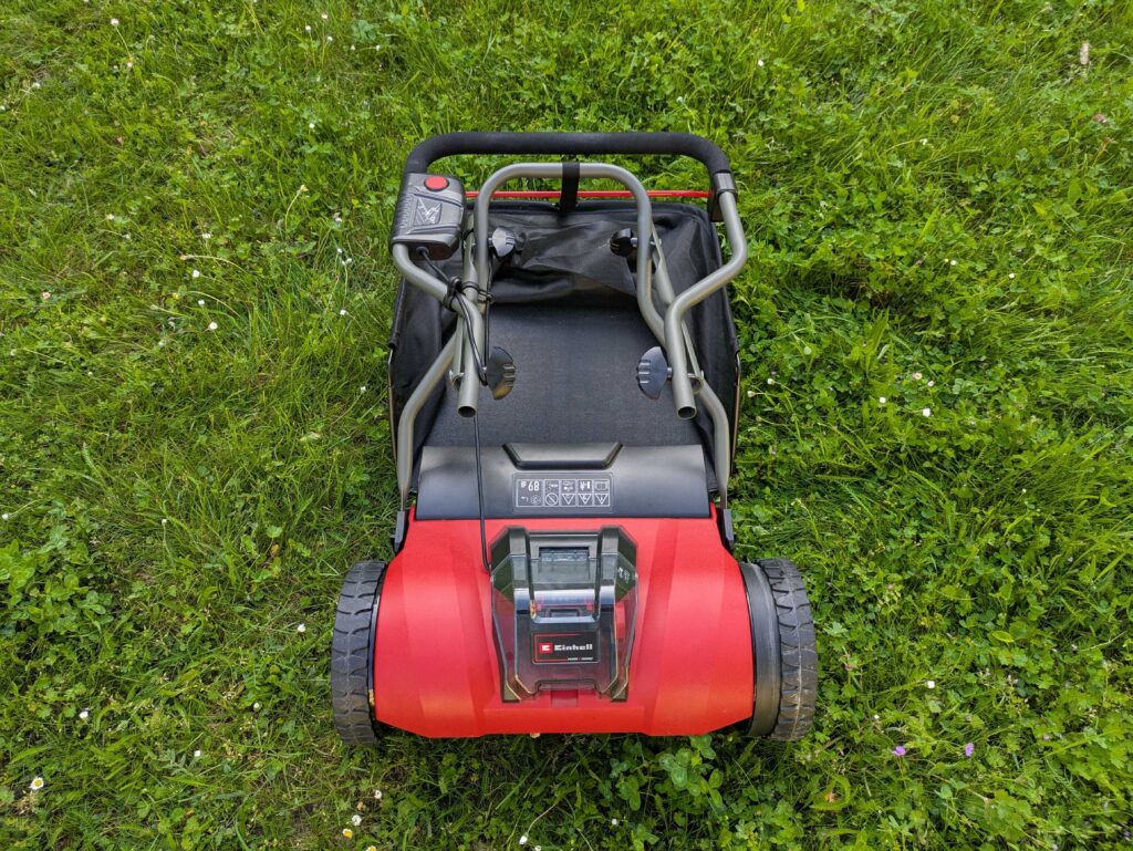 Einhell GE-HM 1838 Spindelmäher zweifach zusammengeklappt (2)