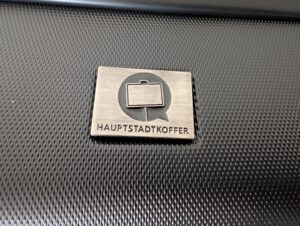 Hauptstadtkoffer Spree Koffer Logo