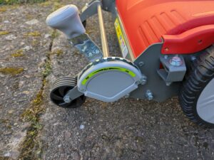 Höhenverstellung des Spindelmäher HECHT 514 Spindelmähers