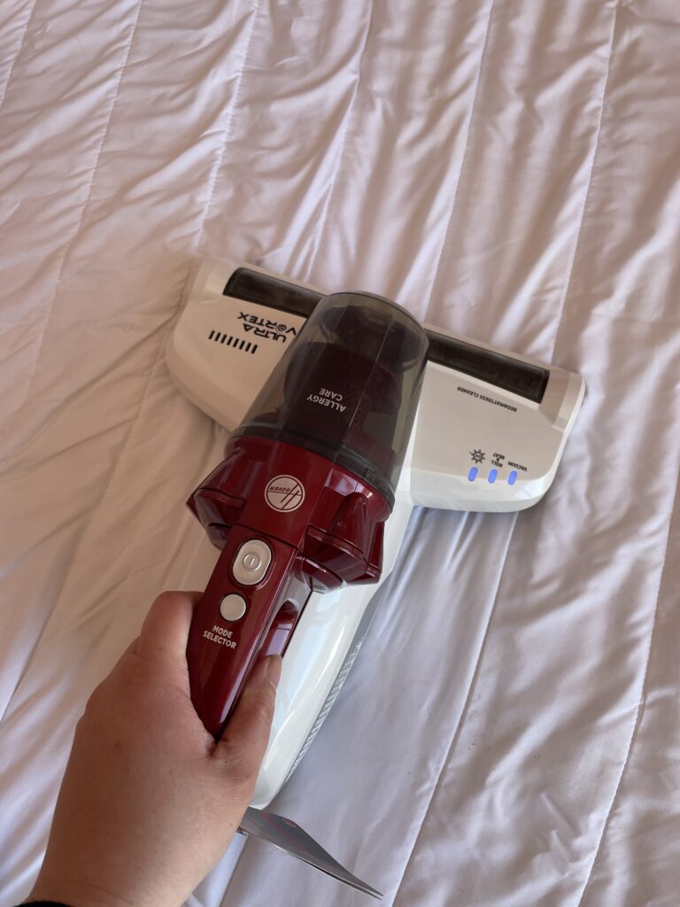 Hoover Ultra Vortex auf der Matratze