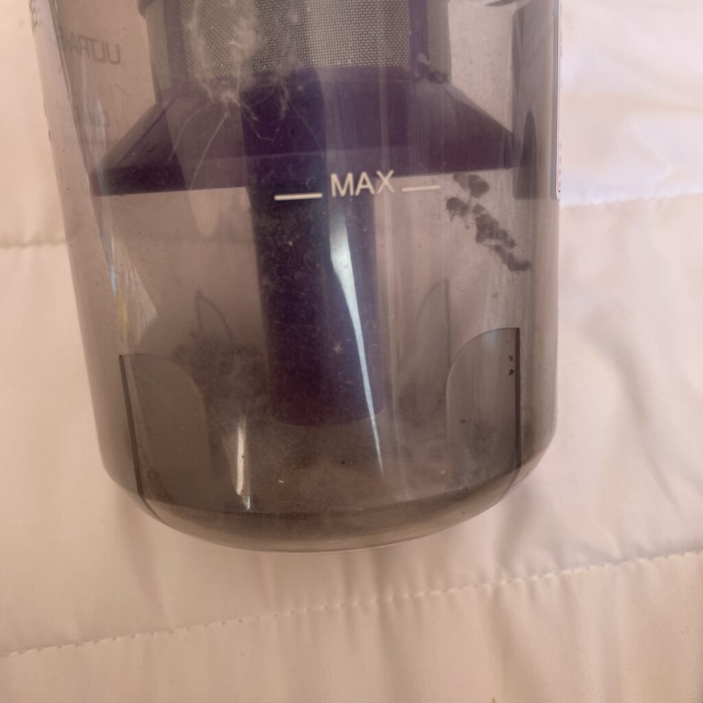 Jimmy JV35 UV Milbensauger nach dem Matratzentest