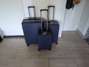 Münicase M816 Koffer Teleskopgriff halb ausgezogen