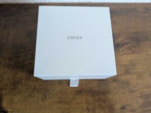 Verpackung der Edifier NeoBuds Planar In-Ear-Kopfhörer von oben