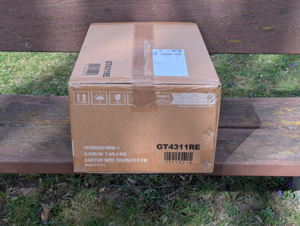 Verpackung des COSTWAY SF6533DE Spindelmäher von der Seite