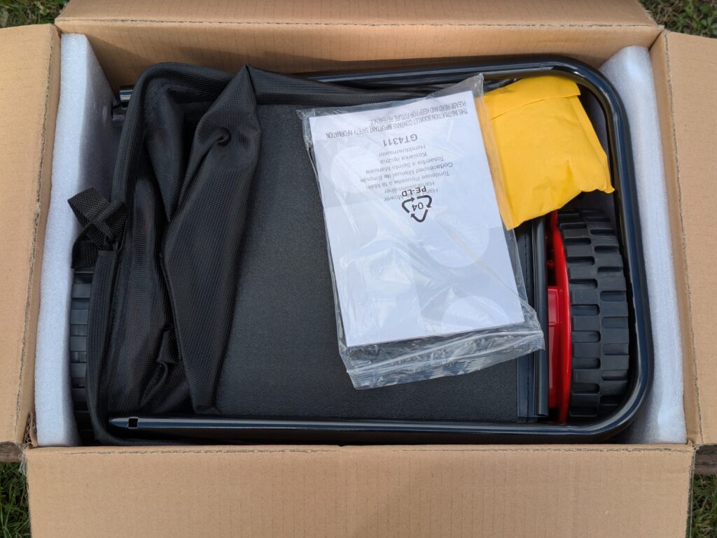 Verpackung des COSTWAY SF6533DE Spindelmähers geöffnet