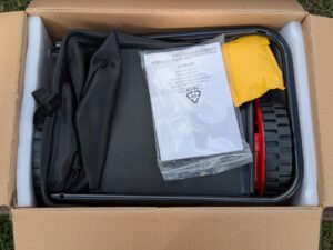 Verpackung des COSTWAY SF6533DE Spindelmähers geöffnet