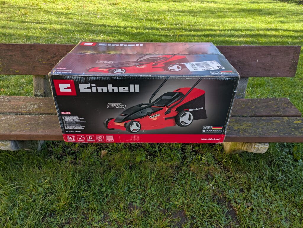 Verpackung des Einhell GC-EM 1742 Elektro-Rasenmähers von vorne