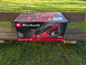 Verpackung des Einhell GC-EM 1742 Elektro-Rasenmähers von vorne