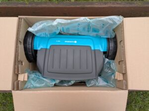 Verpackung des Gardena Comfort 400 C Spindelmähers geöffnet (2)