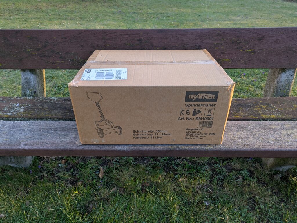 Verpackung des Grafner SM10901 Spindelmähers von vorne