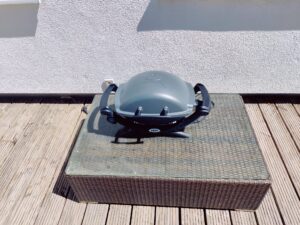 Weber Q 1400 Elektrogrill im Außeneinsatz