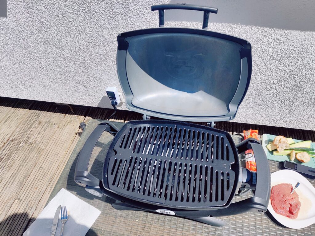 Weber Q 1400 Elektrogrill Aufheizen Deckel offen