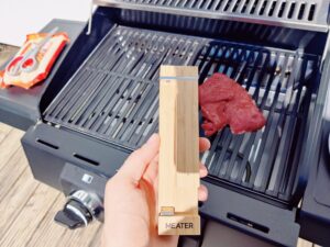 Meater Pro Grillthermometer mit Rindersteak im Test