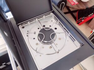 BURNHARD Big FRED Deluxe Series 4 Gasgrill Seitentisch mit Kochfeld