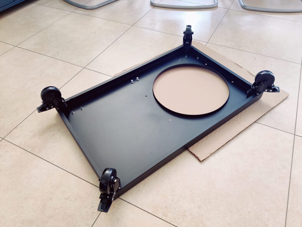 BURNHARD Big FRED Deluxe Series 4 Gasgrill Rollen montiert
