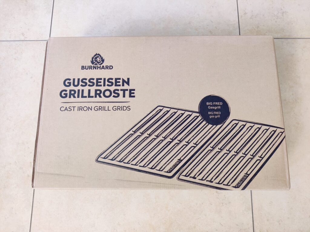 BURNHARD Big FRED Deluxe Series 4 Gasgrill Gusseisen-Grillroste Verpackung