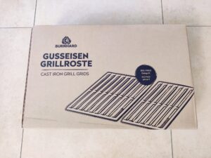 BURNHARD Big FRED Deluxe Series 4 Gasgrill Gusseisen-Grillroste Verpackung