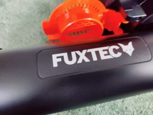 FUXTEC FX-E2LBS Laubsauger Schriftzug Hersteller