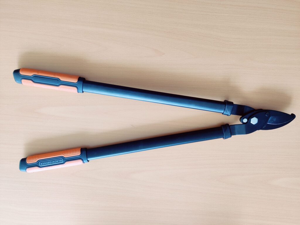 BLACK+DECKER 8711252234533 Astschere Rückseite