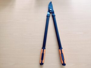 BLACK+DECKER 8711252234533 Astschere von vorne