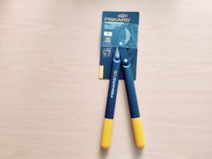 Fiskars PowerGear II L70 Astschere ausgepackt