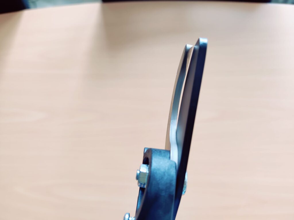 Fiskars PowerGear II L70 Astschere Bypass-Schnitttechnik