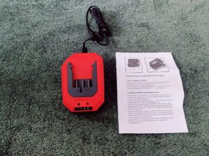 FUXTEC FX-E2LBS Laubsauger Ladegerät ausgepackt