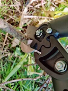 Fiskars PowerGear II L70 Astschere Schnittstärke im Test