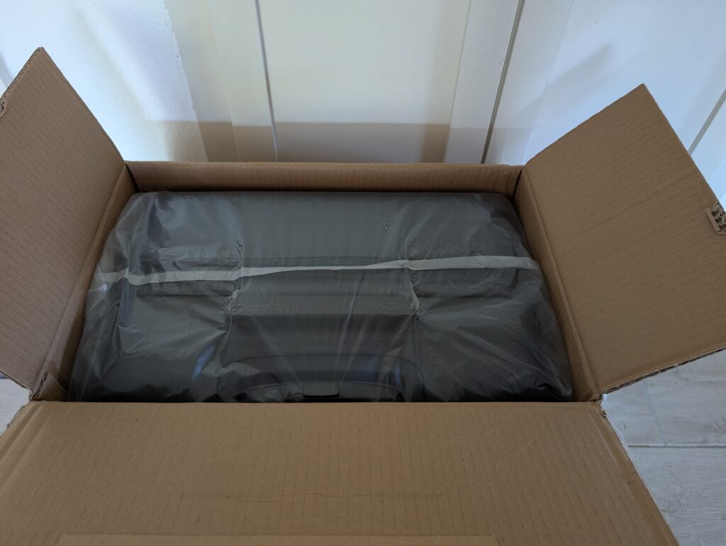 Amazon-Basics-Koffer Verpackung geöffnet