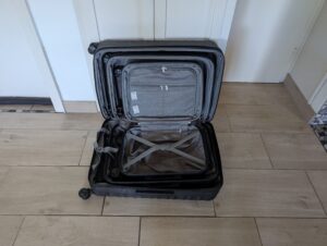 Amazon-Basics-Koffer ineinander gestapelt