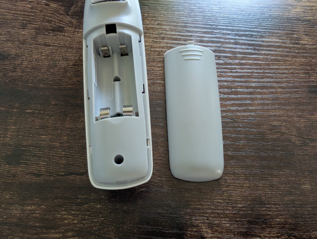 Beurer FT 58 Ohrthermometer Batteriefach geöffnet