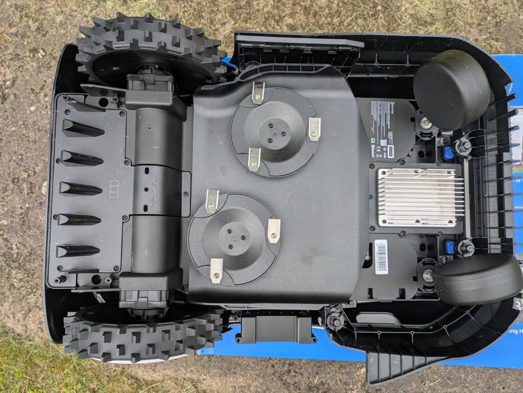 ECOVACS Goat A1600 LiDAR PRO Mähroboter von unten