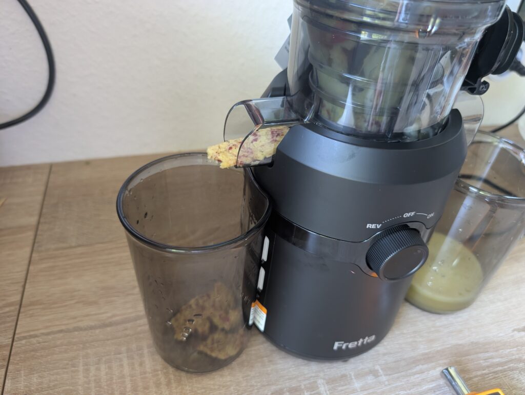 Fretta-Slow-Juicer Apfel entsaften
