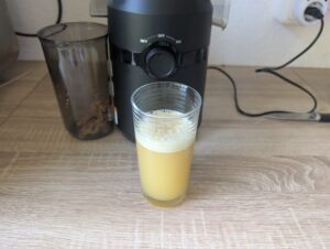 Fretta-Slow-Juicer Apfelsaft im Glas