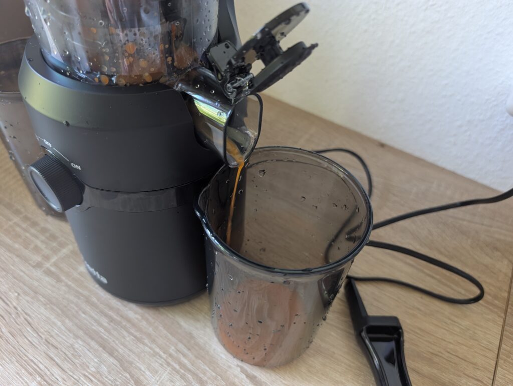 Fretta-Slow-Juicer Möhren entsaften Saft