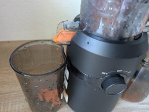 Fretta-Slow-Juicer Möhren entsaften Trester