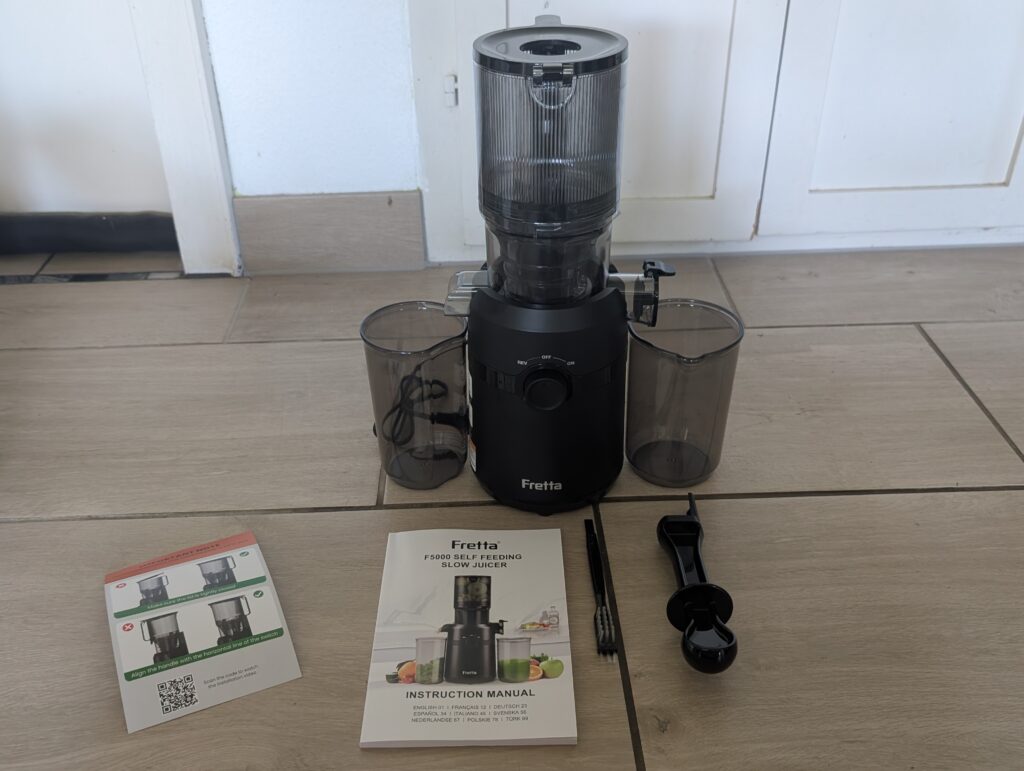 Fretta-Slow-Juicer mit Trester- und Saftbehälter