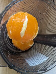 Fretta-Slow-Juicer mit ganzen Orangen