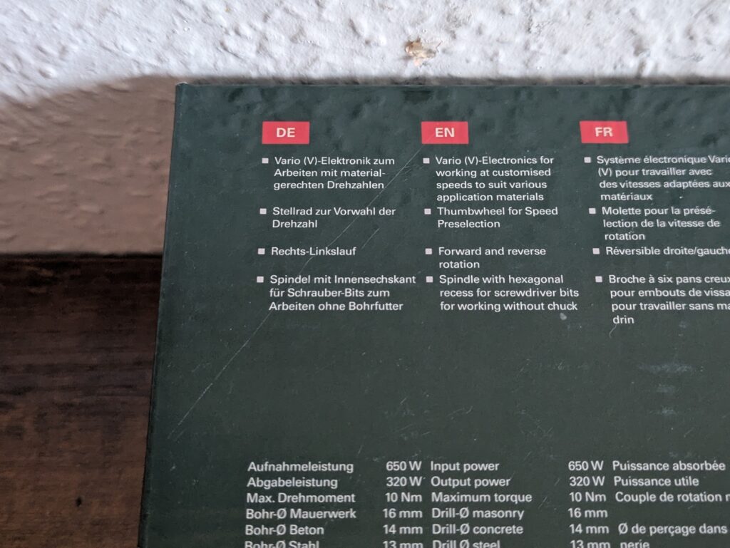 Karton der Metabo SBE 650 Schlagbohrmaschine von hinten in der Nahansicht