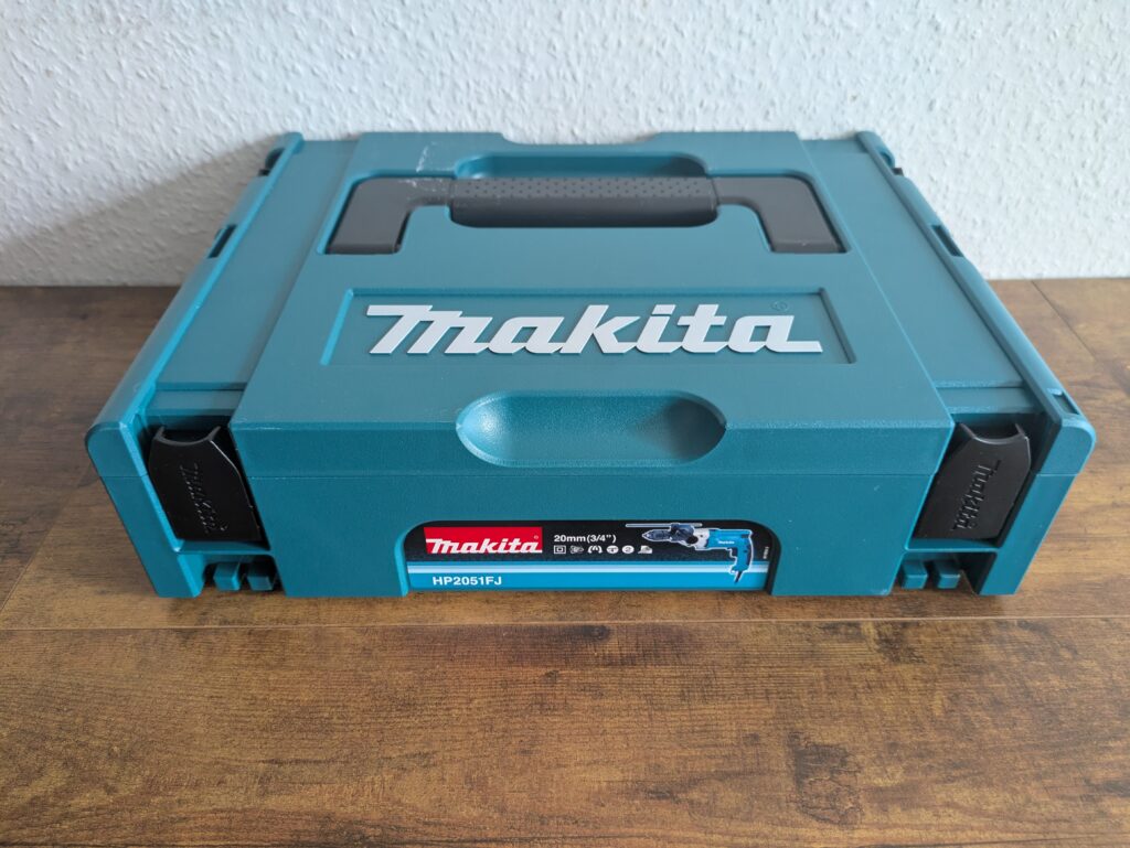 Koffer der Makita HP2051FJ Schlagbohrmaschine
