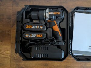 Koffer der WORX NITRO WX352.4 Schlagbohrmaschine geöffnet (2)