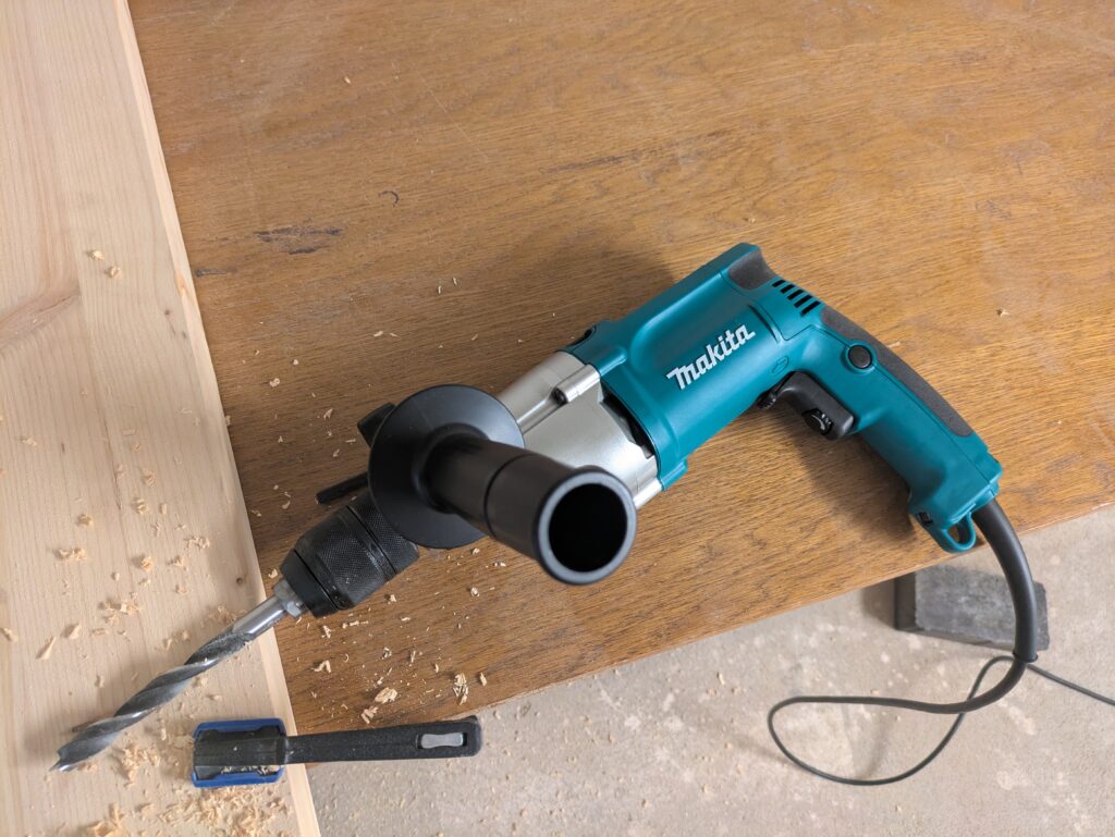 Makita HP2051FJ Schlagbohrmaschine im Einsatz (5)