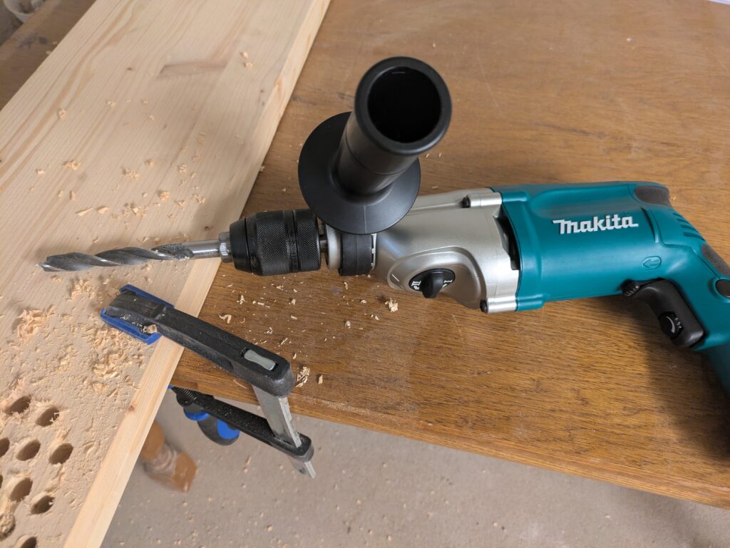 Makita HP2051FJ Schlagbohrmaschine im Einsatz (6)