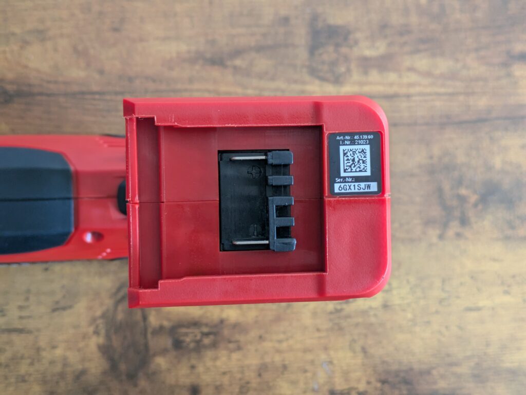 Akkuanschluss der Einhell TE-ID 18 Li-Solo Schlagbohrmaschine