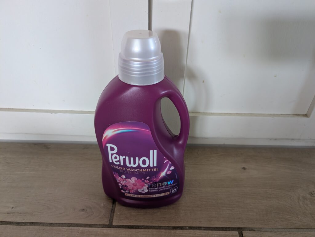Perwoll Blütenrausch Waschmittel Flasche Ansicht von vorn