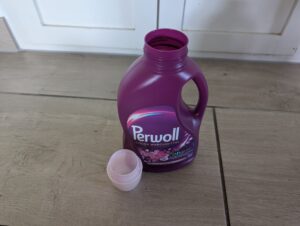 Perwoll Blütenrausch Waschmittel Verschlusskappe geöffnet