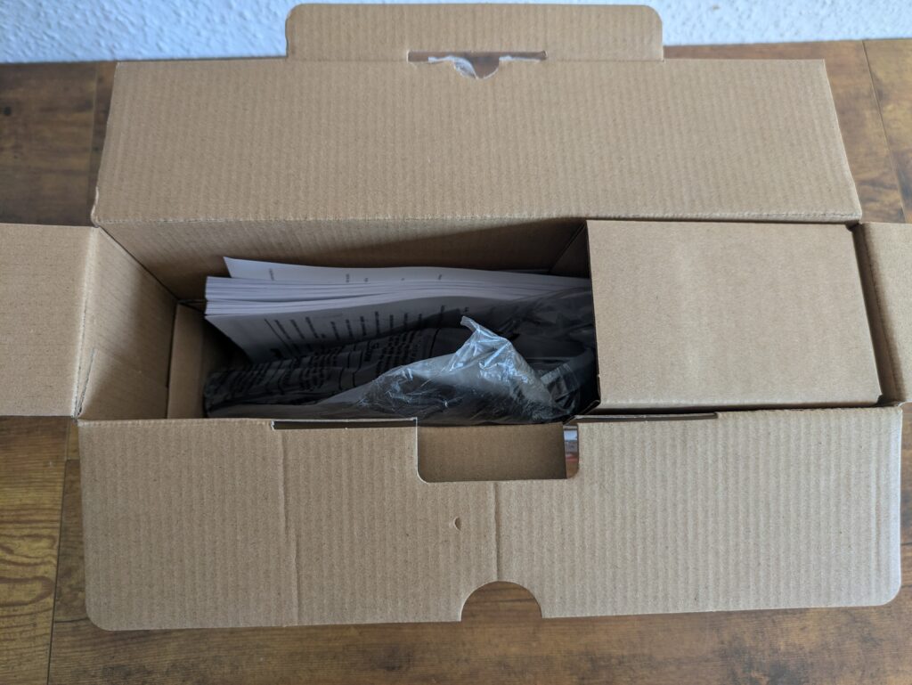 Verpackung der Einhell TE-ID 18 Li-Solo Schlagbohrmaschine geöffnet